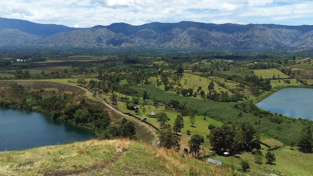 9 Days Western Uganda Discovery – Fort Portal Queen Elizabeth tour